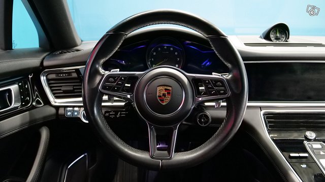 Porsche PANAMERA 6