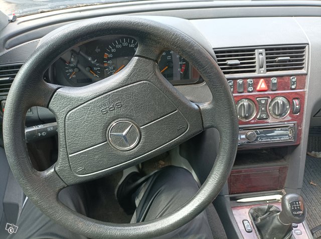 Mercedes-Benz C-sarja 2