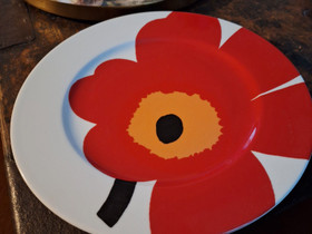 Marimekko unikko tarjoiluvati, Tarjoiluastiat, Keittiötarvikkeet ja astiat, Lappeenranta, Tori.fi Marimekko unikko tarjoiluvati, Tarjoiluastiat, Keittiötarvikkeet ja astiat, Lappeenranta, Tori.fi