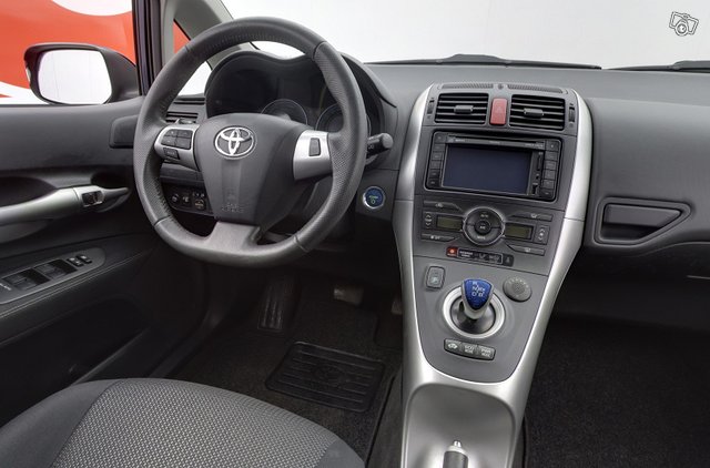 Toyota Auris 10
