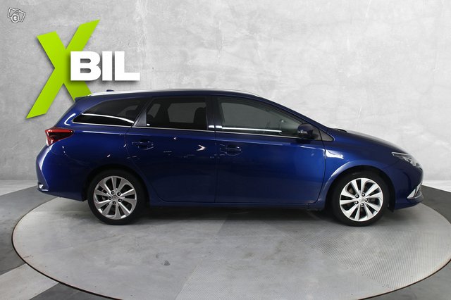 Toyota Auris 4
