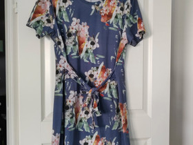Kaiko Blue Blossom naisten mekko, Vaatteet ja kengät, Uusikaupunki, Tori.fi Kaiko Blue Blossom naisten mekko, Vaatteet ja kengät, Uusikaupunki, Tori.fi