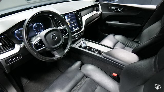 Volvo XC60 9