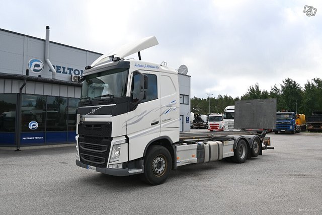 Volvo FH500 6x2 Konttiauto 1