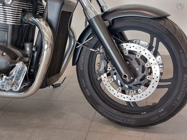 Triumph THUNDERBIRD 9