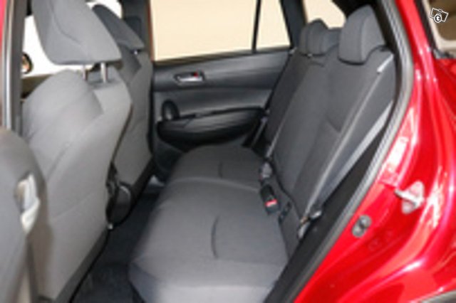 Toyota Corolla Cross 10