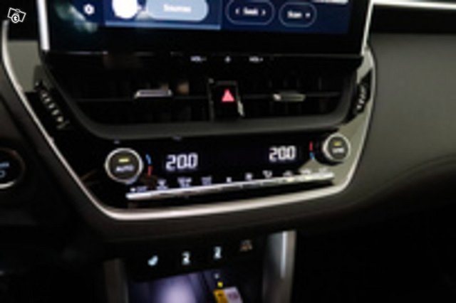 Toyota Corolla Cross 17