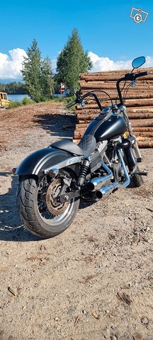 Harley-Davidson Dyna Streetbob 3