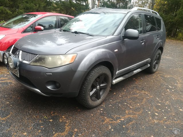 Mitsubishi Outlander 2