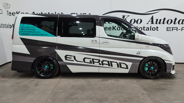 Nissan Elgrand 3