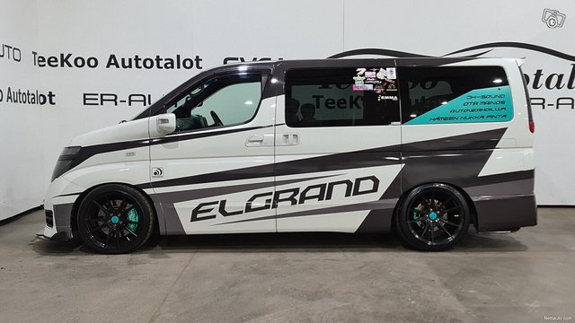 Nissan Elgrand 6