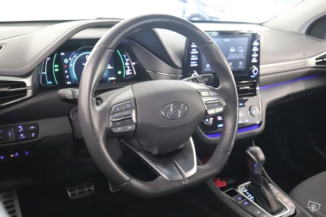 Hyundai IONIQ PLUG-IN 10