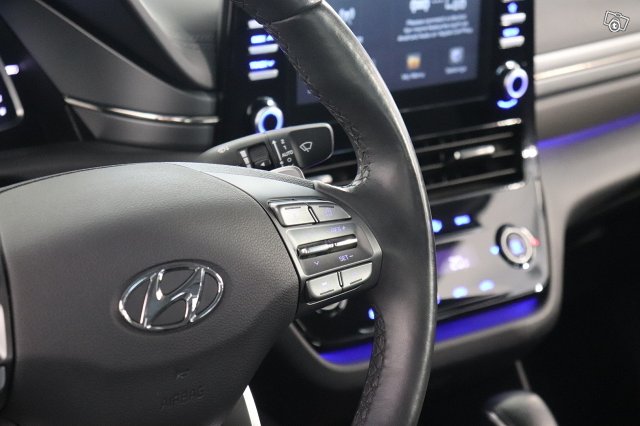 Hyundai IONIQ PLUG-IN 12