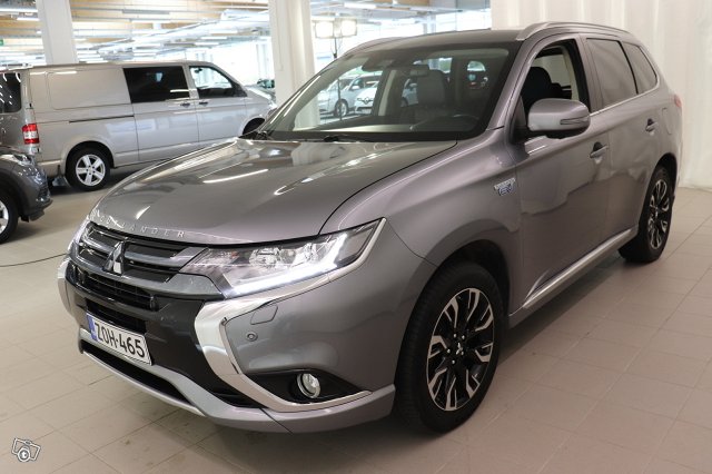 Mitsubishi Outlander PHEV 6