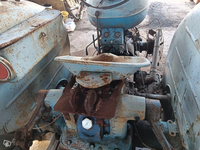 Fordson Diesel Major purkuosia traktoriin 9
