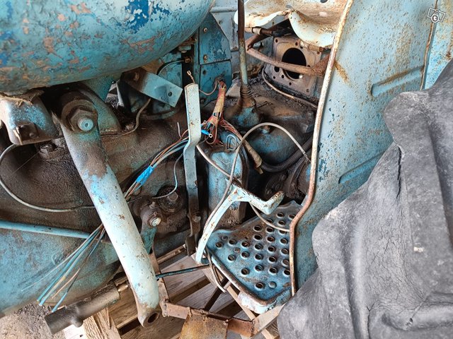 Fordson Diesel Major purkuosia traktoriin 13