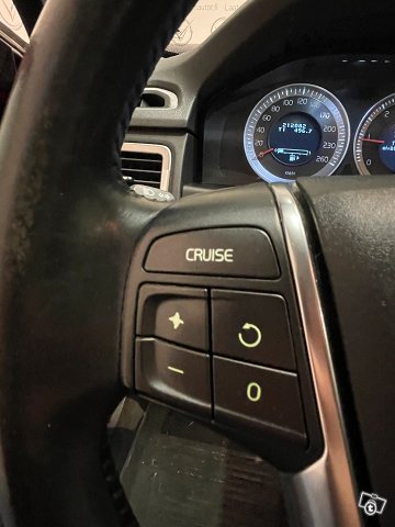 Volvo V70 24