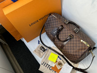Louis Vuitton - NO RESERVE PRICE - Keepall 45 Monogram BANDOULIÈRE - Shoulder  Strap - Padlock - Travel bag - Catawiki