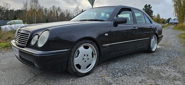 Mercedes-Benz E 55 AMG, kuva 1