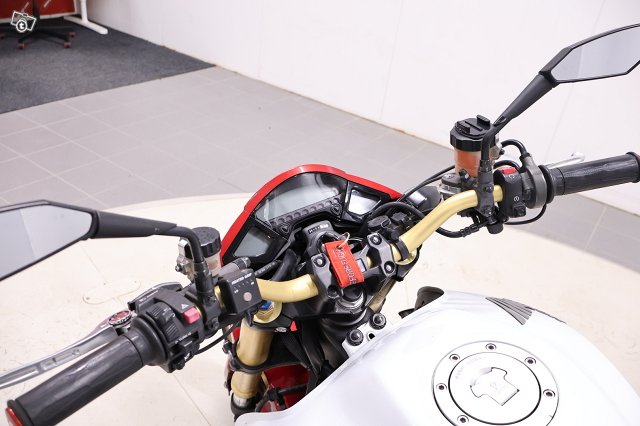 Honda CB 8