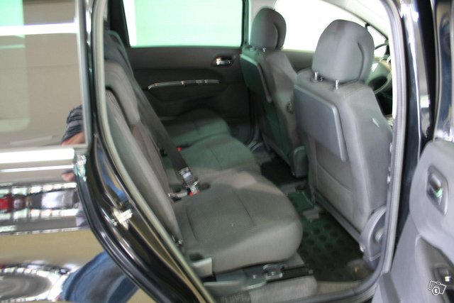 Peugeot 5008 21