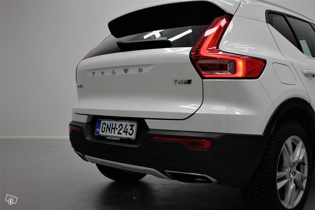 Volvo XC40 4