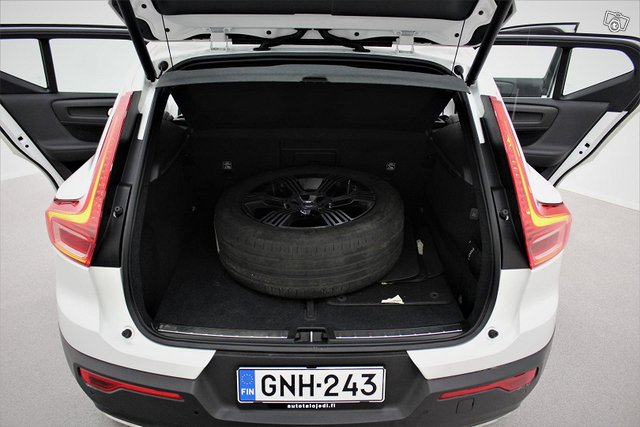 Volvo XC40 16