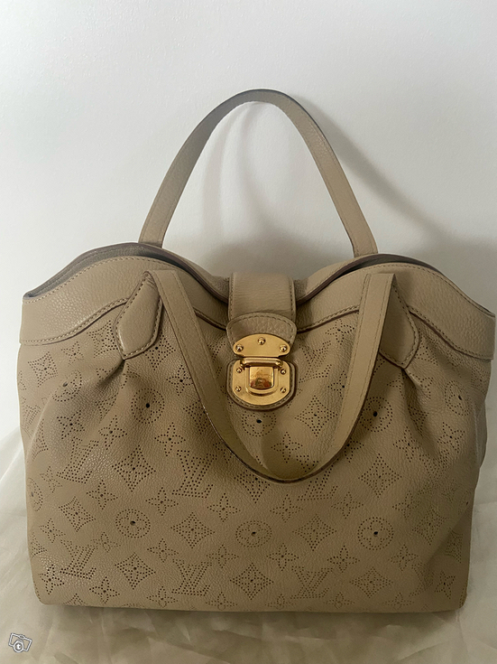 LOUIS VUITTON LAUKKU  Antiikkiliike Wanha Elias