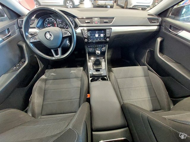 Skoda Superb 9