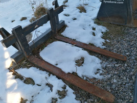 Trukkipiikit traktoriin, Maatalouskoneet, Kuljetuskalusto ja raskas kalusto, Rovaniemi, Tori.fi Trukkipiikit traktoriin, Maatalouskoneet, Kuljetuskalusto ja raskas kalusto, Rovaniemi, Tori.fi