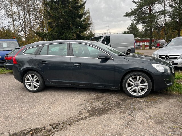 Volvo V60 3