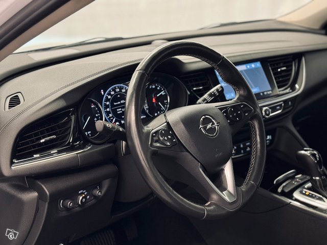 Opel Insignia 12