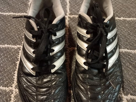 Adidas sisäpelikengät koko 36 2/3, Pallopelit, Urheilu ja ulkoilu, Keminmaa, Tori.fi Adidas sisäpelikengät koko 36 2/3, Pallopelit, Urheilu ja ulkoilu, Keminmaa, Tori.fi
