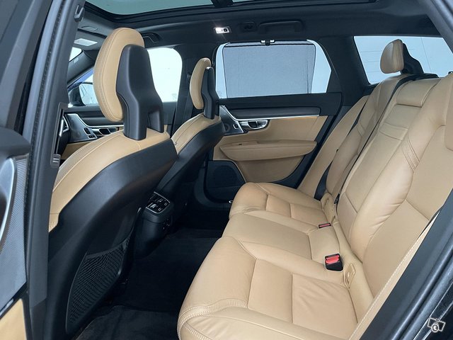 Volvo V90 Cross Country 13