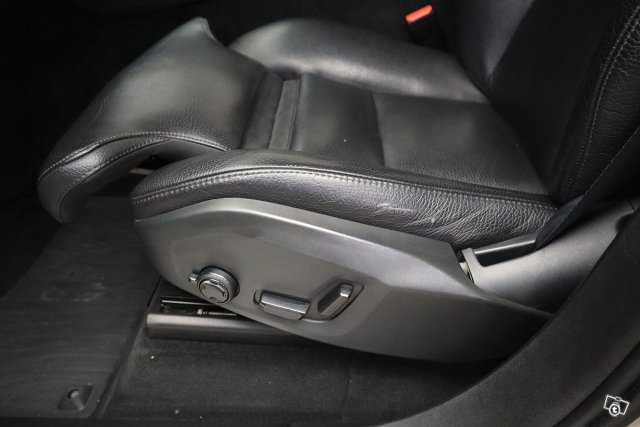 Volvo XC90 12