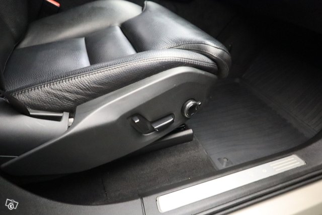 Volvo XC90 13