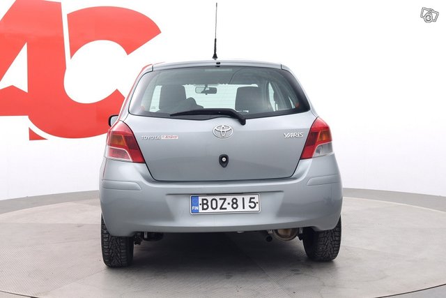 Toyota Yaris 4