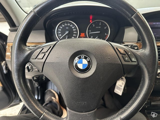 BMW 525 12
