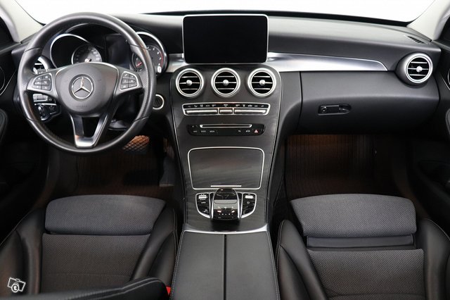 Mercedes-Benz C 6