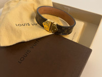 Louis Vuitton Kultasilattu - Korvakorut - Catawiki