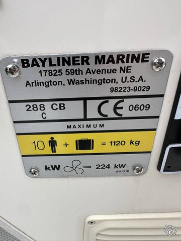 Bayliner 288CB 224kW 10