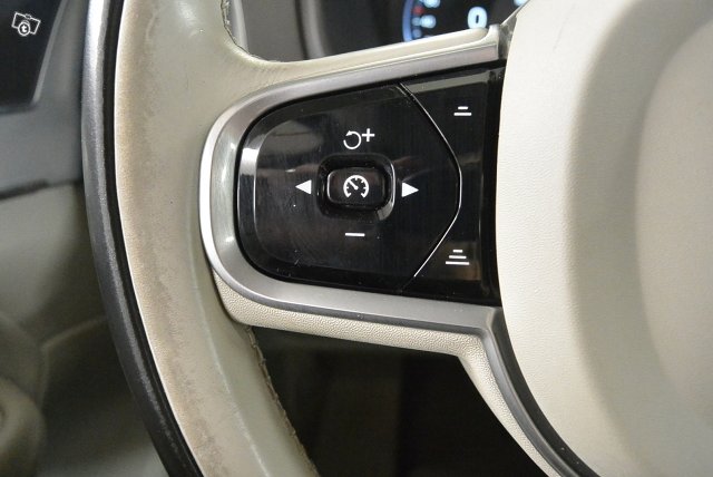 Volvo XC90 19