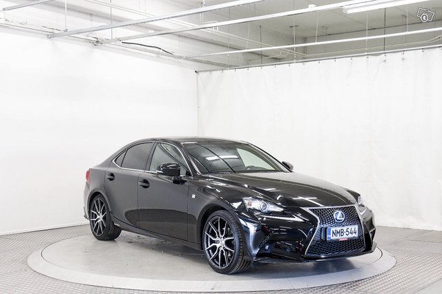 Lexus IS 3