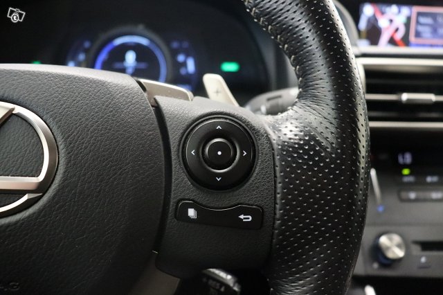 Lexus IS 15