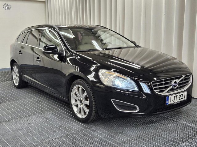 Volvo V60 3