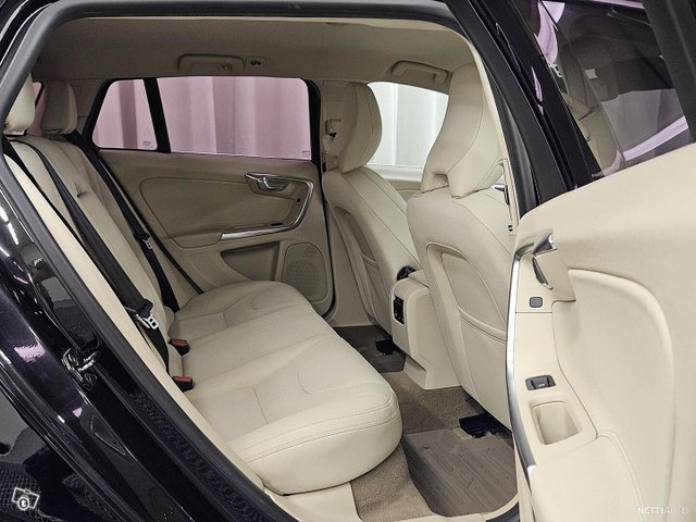 Volvo V60 20