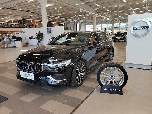VOLVO V60 2