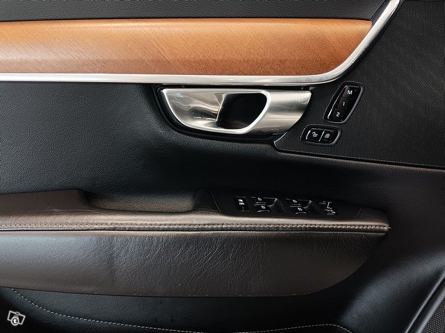 VOLVO S90 15