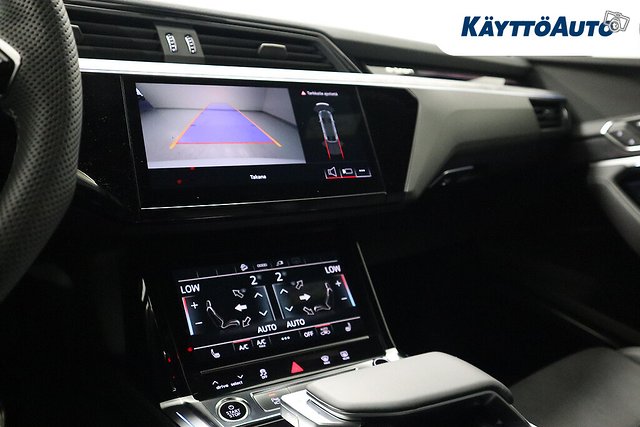 Audi Q8 E-tron 20