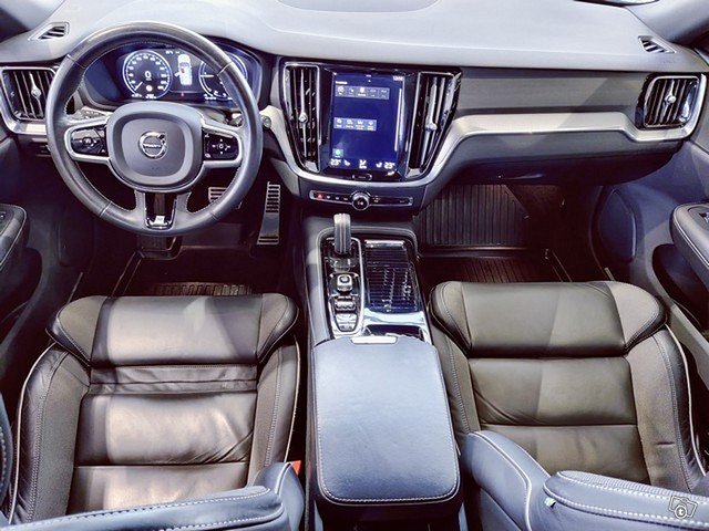 VOLVO V60 17
